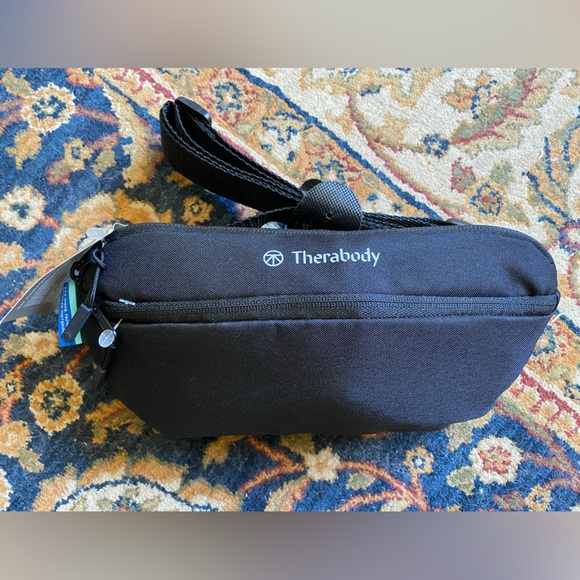 United x Therabody NWT unopened sealed crossbody Fanny pack with all products - Picture 1 of 1